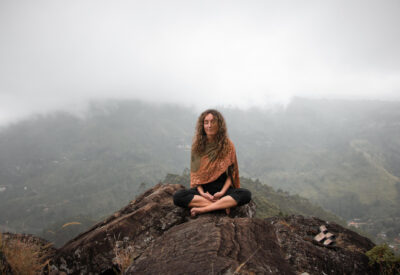 Online Yoga Library – Warmup in sitting position