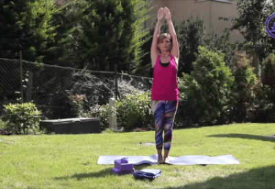 Online Yoga Library – Arms Up Pose (Urdhva hastasana)